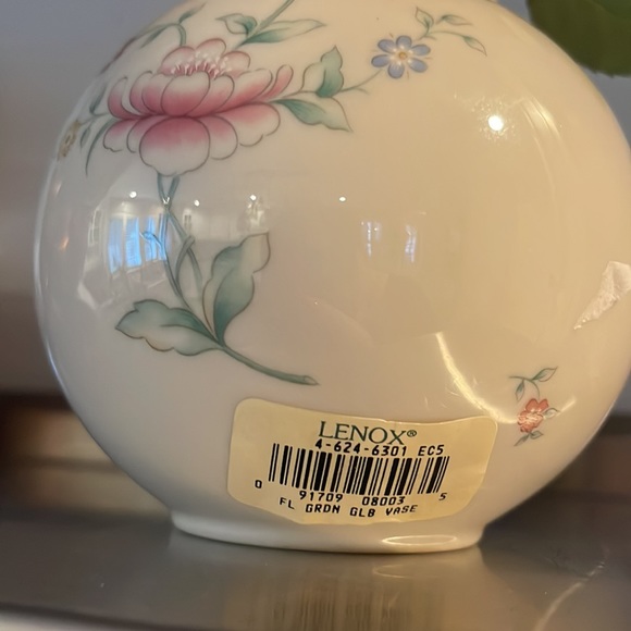 🌹Lenox 🌹China Rose Manor Globe Vase •hand decorated with 24k gold 💎 - Picture 7 of 7
